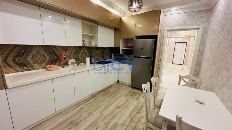 Aylıq Kirayə 3 otaqlı Yeni Tikili bina evi  110m², Bakı