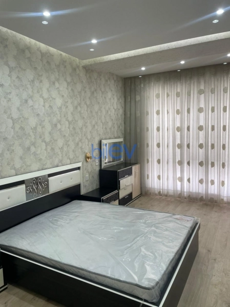 Aylıq Kirayə 3 otaqlı Yeni Tikili bina evi  120m², Bakı
