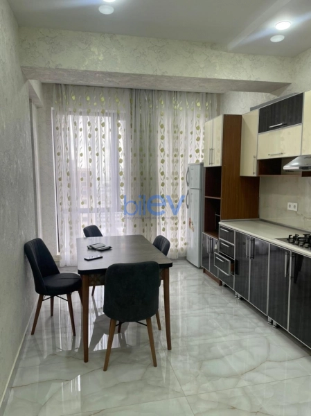 Aylıq Kirayə 3 otaqlı Yeni Tikili bina evi  120m², Bakı