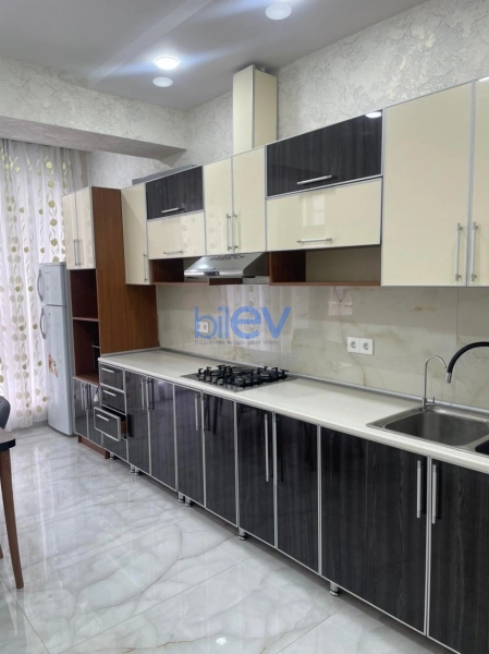 Aylıq Kirayə 3 otaqlı Yeni Tikili bina evi  120m², Bakı