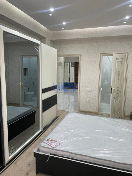 Aylıq Kirayə 3 otaqlı Yeni Tikili bina evi  120m², Bakı