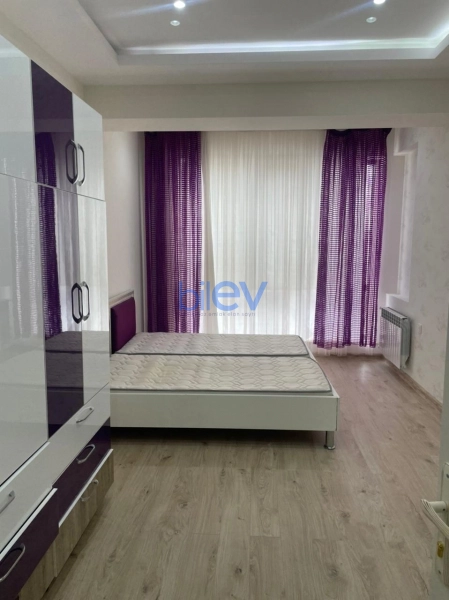 Aylıq Kirayə 3 otaqlı Yeni Tikili bina evi  120m², Bakı
