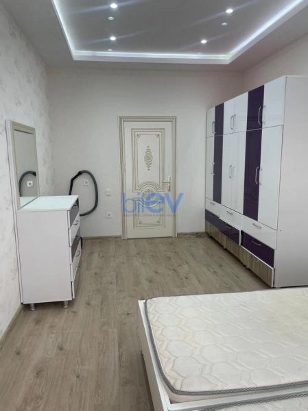 Aylıq Kirayə 3 otaqlı Yeni Tikili bina evi  120m², Bakı