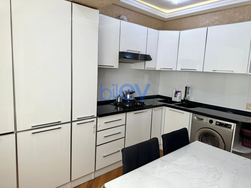 Aylıq Kirayə 3 otaqlı Köhnə Tikili bina evi  95m², Bakı