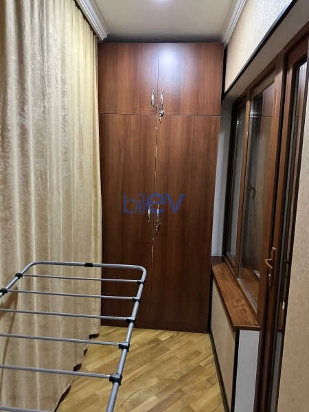 Aylıq Kirayə 3 otaqlı Köhnə Tikili bina evi  95m², Bakı