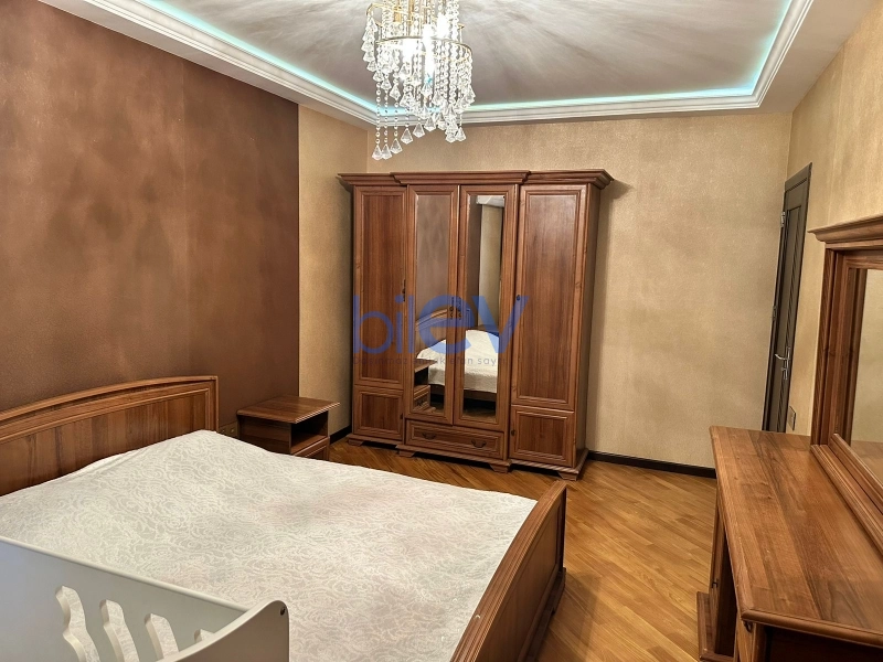 Aylıq Kirayə 3 otaqlı Köhnə Tikili bina evi  95m², Bakı