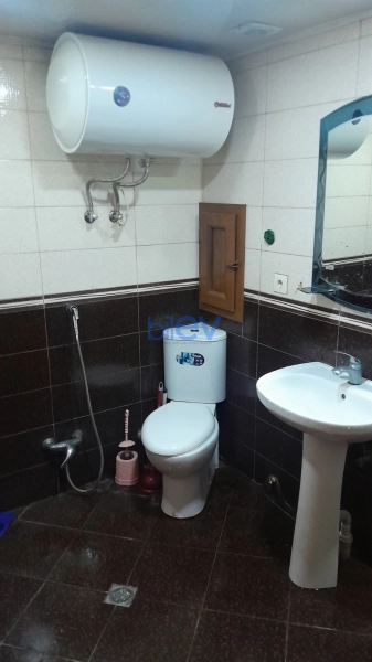 Aylıq Kirayə 2 otaqlı Yeni Tikili bina evi  82m², Bakı
