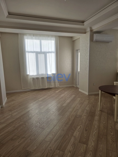 Aylıq Kirayə 3 otaqlı Yeni Tikili bina evi  100m², Bakı