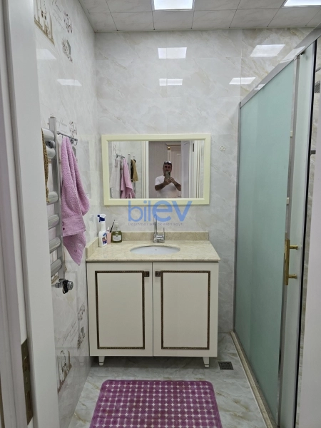Aylıq Kirayə 3 otaqlı Yeni Tikili bina evi  100m², Bakı