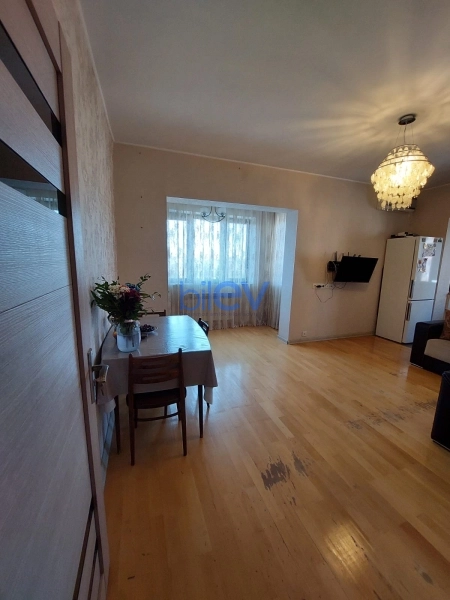 Satış 2 otaqlı Köhnə Tikili bina evi  58m², Bakı