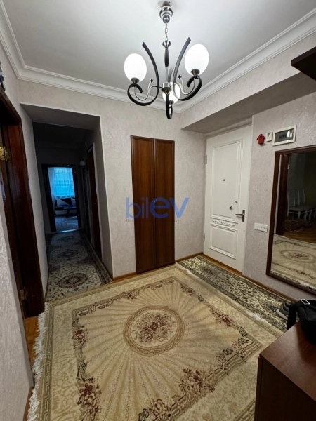 Aylıq Kirayə 3 otaqlı Köhnə Tikili bina evi  90m², Bakı