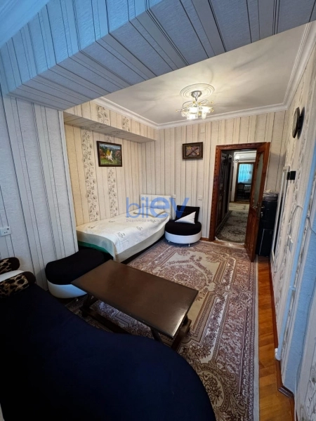 Aylıq Kirayə 3 otaqlı Köhnə Tikili bina evi  90m², Bakı