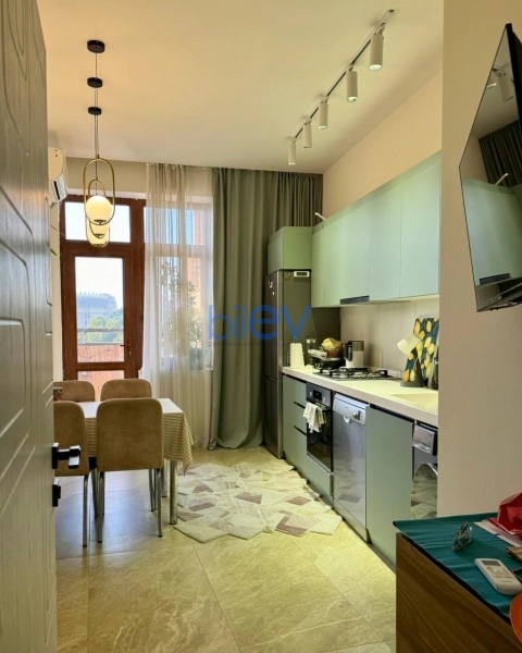 Aylıq Kirayə 2 otaqlı Yeni Tikili bina evi  110m², Bakı