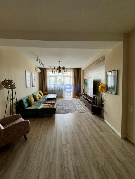 Aylıq Kirayə 2 otaqlı Yeni Tikili bina evi  110m², Bakı