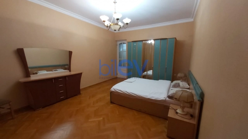 Aylıq Kirayə 5 otaqlı Köhnə Tikili bina evi  130m², Bakı