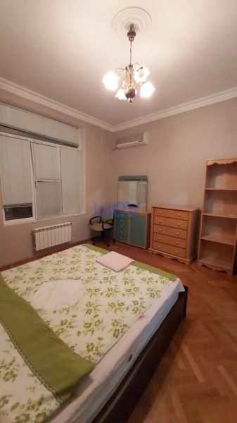 Aylıq Kirayə 5 otaqlı Köhnə Tikili bina evi  130m², Bakı