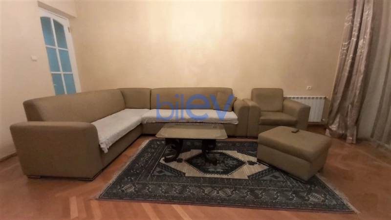 Aylıq Kirayə 5 otaqlı Köhnə Tikili bina evi  130m², Bakı