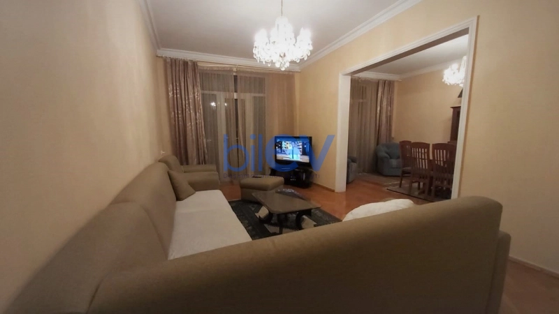 Aylıq Kirayə 5 otaqlı Köhnə Tikili bina evi  130m², Bakı