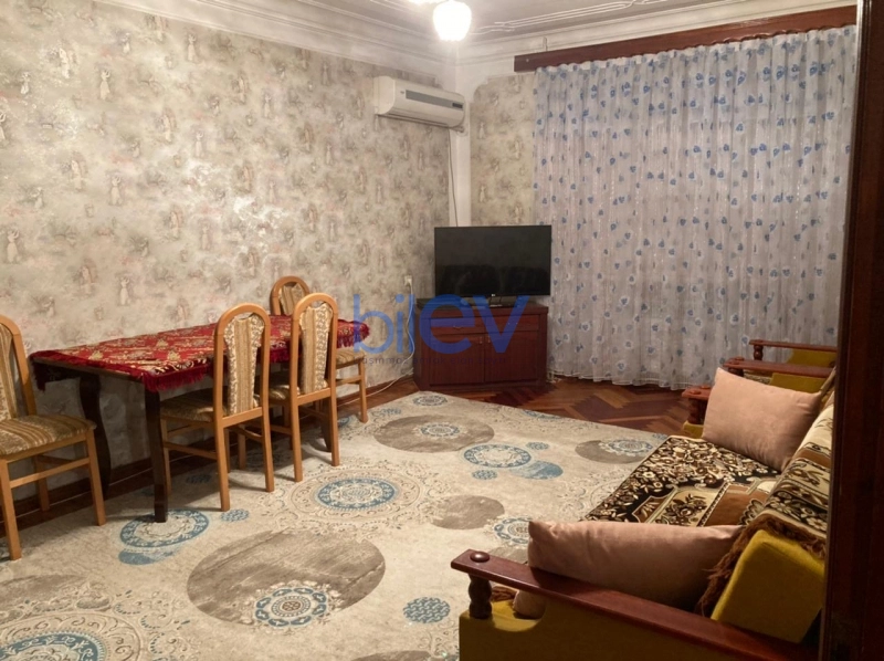 Aylıq Kirayə 3 otaqlı Köhnə Tikili bina evi  80m², Bakı