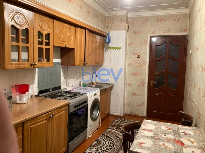 Aylıq Kirayə 3 otaqlı Köhnə Tikili bina evi  80m², Bakı