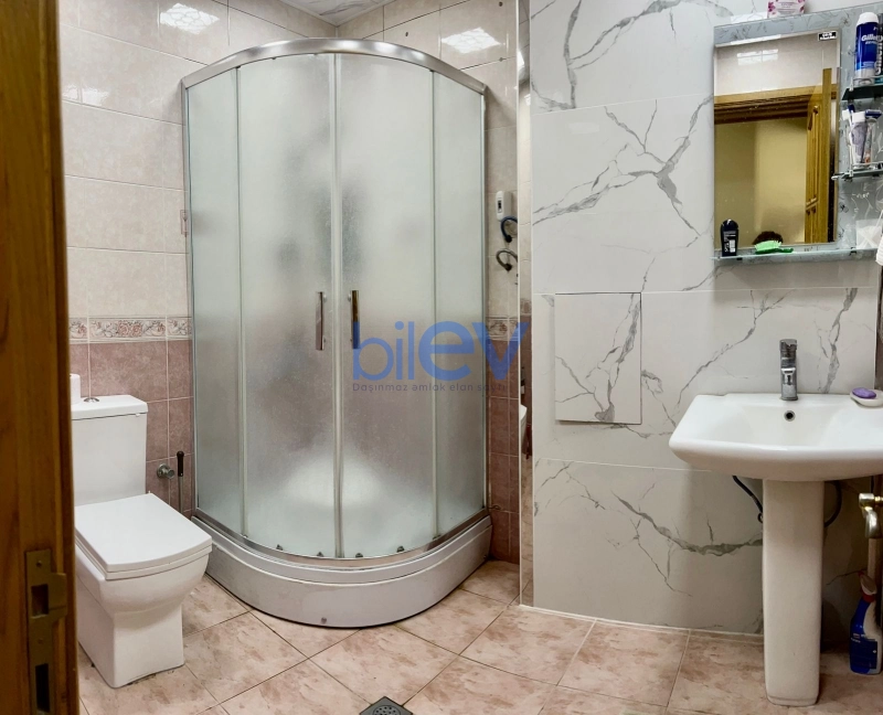 Aylıq Kirayə 2 otaqlı Yeni Tikili bina evi  90m², Bakı