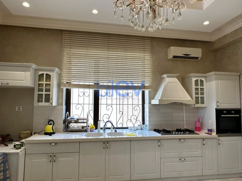 Satış 7 otaqlı Bağ evi  500m², Bakı