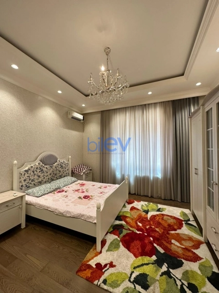 Satış 7 otaqlı Bağ evi  500m², Bakı