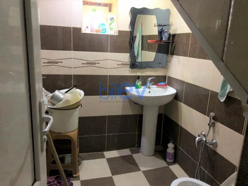 Aylıq Kirayə 3 otaqlı Həyət evi  100m², Bakı