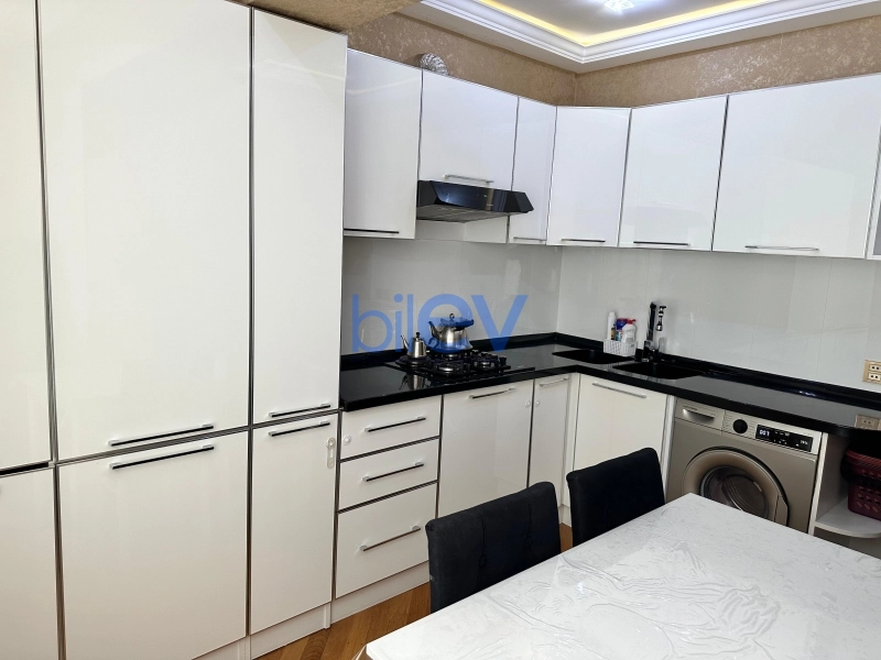 Aylıq Kirayə 3 otaqlı Köhnə Tikili bina evi  95m², Bakı