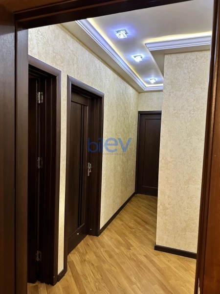 Aylıq Kirayə 3 otaqlı Köhnə Tikili bina evi  95m², Bakı