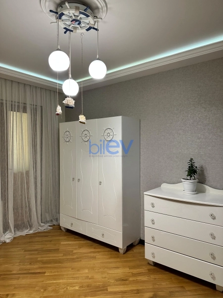 Aylıq Kirayə 3 otaqlı Köhnə Tikili bina evi  95m², Bakı