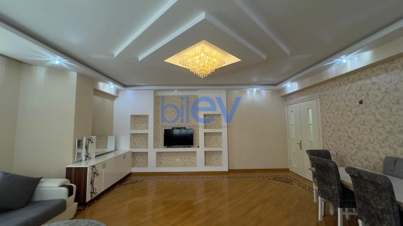 Aylıq Kirayə 3 otaqlı Yeni Tikili bina evi  130m², Bakı