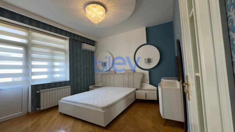 Aylıq Kirayə 3 otaqlı Yeni Tikili bina evi  130m², Bakı