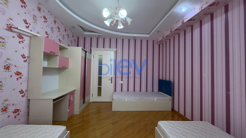 Aylıq Kirayə 3 otaqlı Yeni Tikili bina evi  130m², Bakı