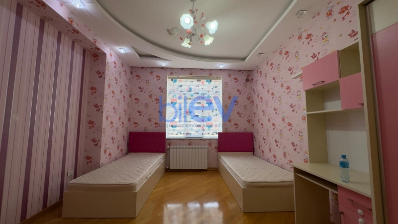 Aylıq Kirayə 3 otaqlı Yeni Tikili bina evi  130m², Bakı