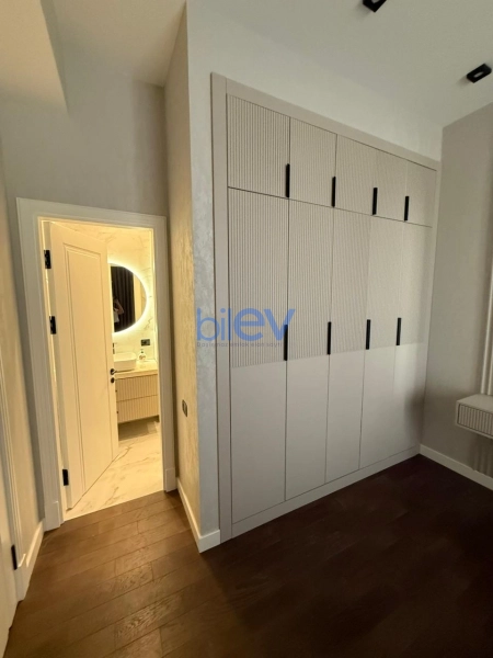 Aylıq Kirayə 3 otaqlı Yeni Tikili bina evi  120m², Bakı