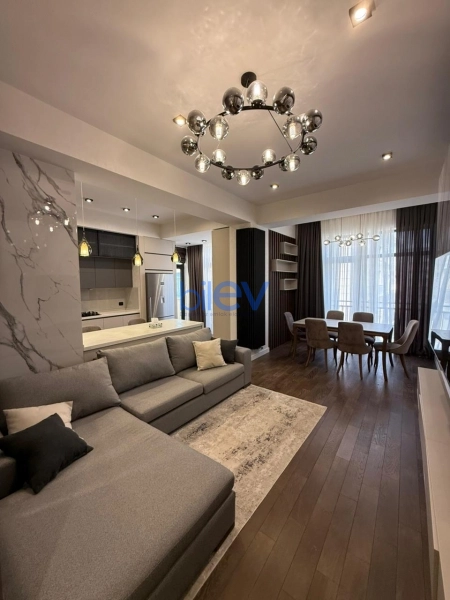 Aylıq Kirayə 3 otaqlı Yeni Tikili bina evi  120m², Bakı