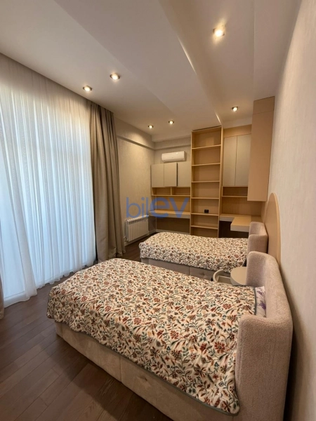 Aylıq Kirayə 3 otaqlı Yeni Tikili bina evi  120m², Bakı
