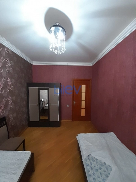 Aylıq Kirayə 3 otaqlı Yeni Tikili bina evi  135m², Bakı