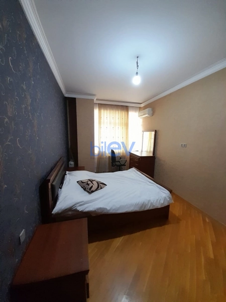 Aylıq Kirayə 3 otaqlı Yeni Tikili bina evi  135m², Bakı