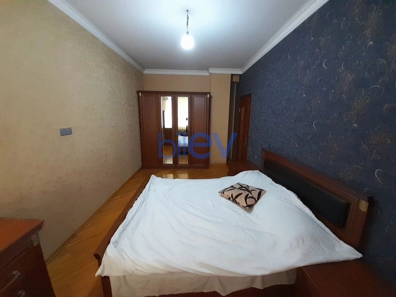Aylıq Kirayə 3 otaqlı Yeni Tikili bina evi  135m², Bakı