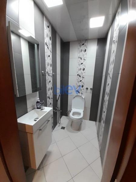 Aylıq Kirayə 3 otaqlı Yeni Tikili bina evi  135m², Bakı