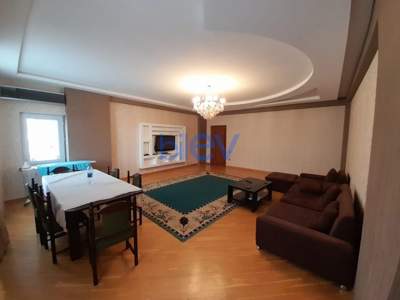 Aylıq Kirayə 3 otaqlı Yeni Tikili bina evi  135m², Bakı
