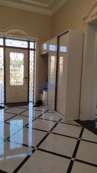 Aylıq Kirayə 6 otaqlı Həyət evi  340m², Bakı