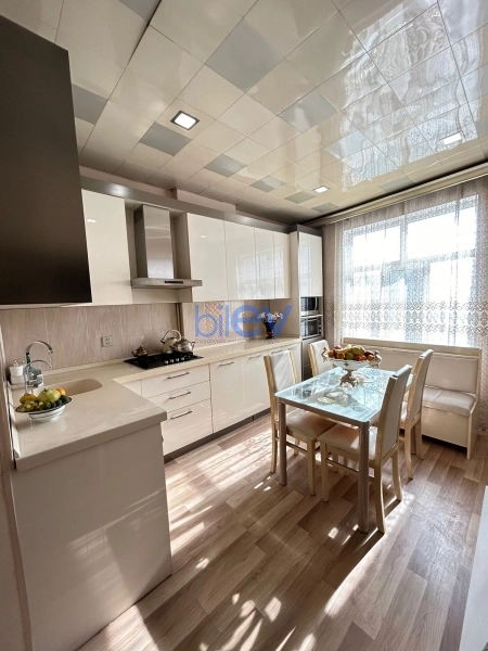 Aylıq Kirayə 2 otaqlı Yeni Tikili bina evi  80m², Bakı