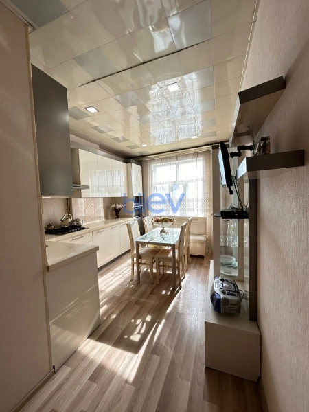 Aylıq Kirayə 2 otaqlı Yeni Tikili bina evi  80m², Bakı