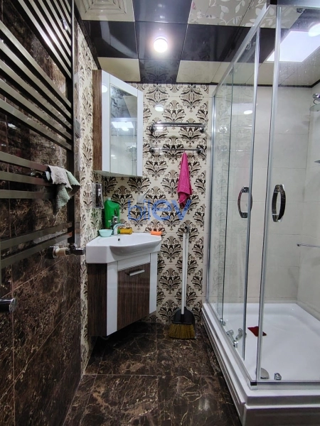 Aylıq Kirayə 3 otaqlı Köhnə Tikili bina evi  68m², Bakı