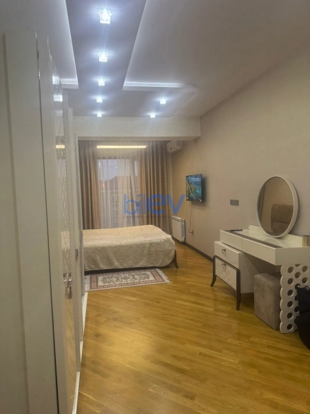 Aylıq Kirayə 2 otaqlı Yeni Tikili bina evi  120m², Bakı