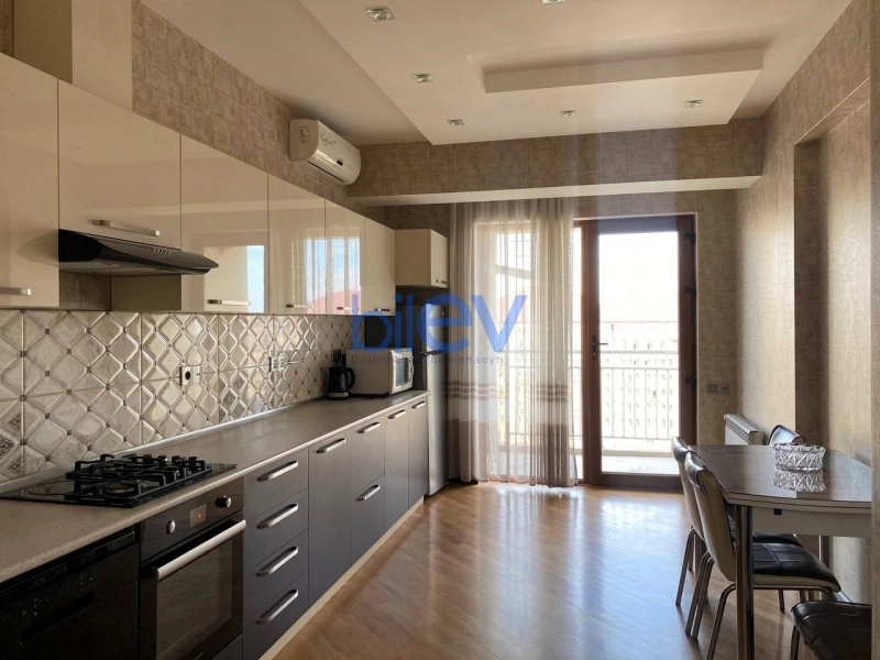 Aylıq Kirayə 2 otaqlı Yeni Tikili bina evi  120m², Bakı