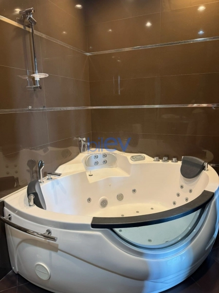 Aylıq Kirayə 3 otaqlı Yeni Tikili bina evi  172m², Bakı